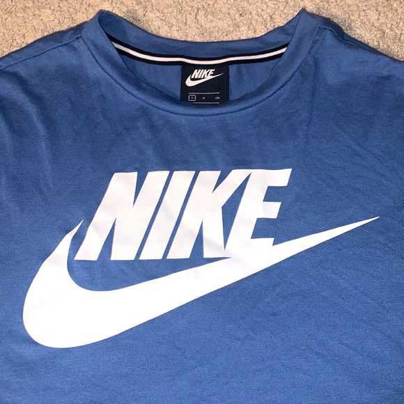 Blue Nike Crop Top - Picture 2 of 4
